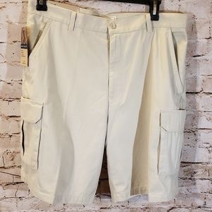 NWT Dockers Men's 36 waist cargo shorts